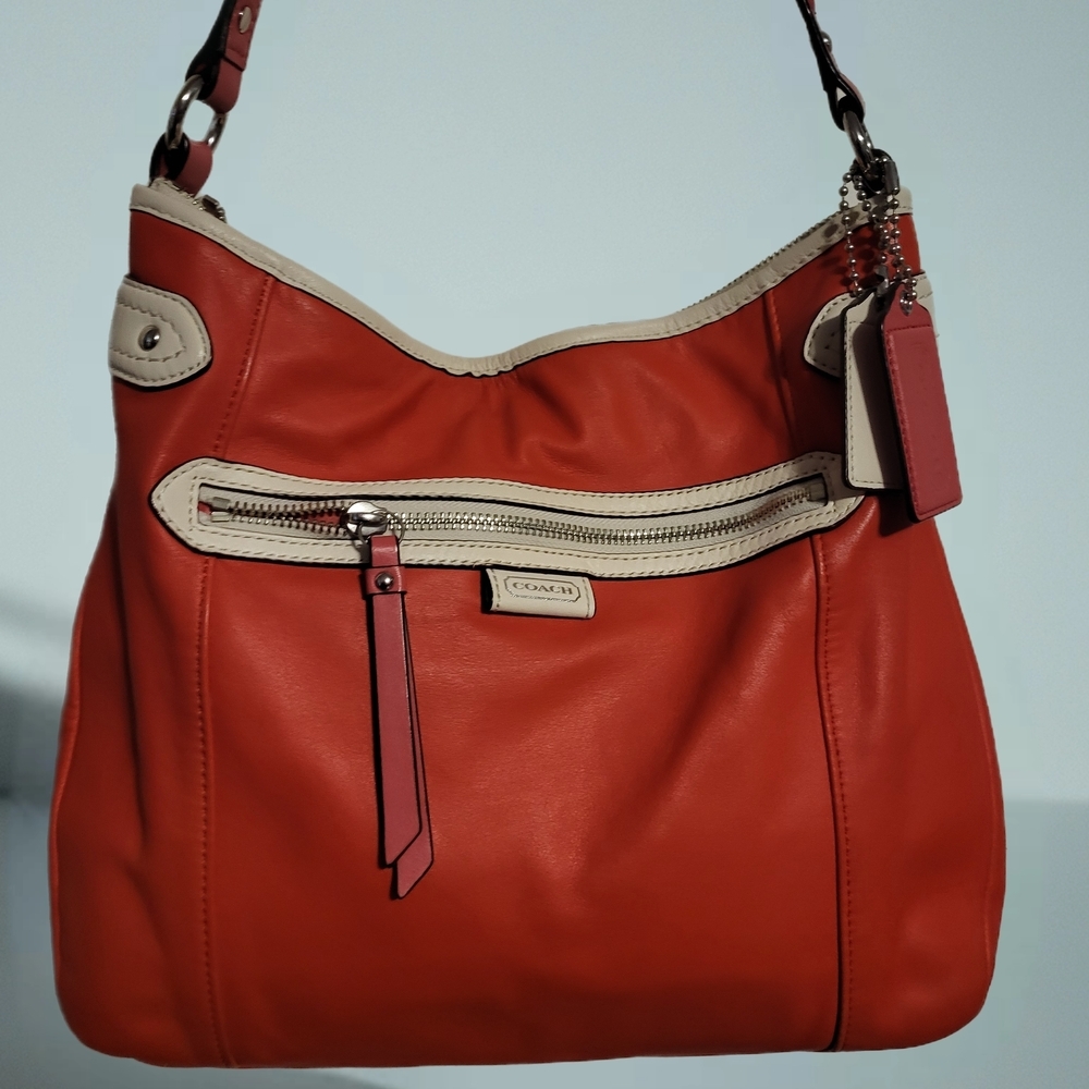Coach Daisy Spectator Leather Convertible Hobo Bag. - Picture 10 of 13